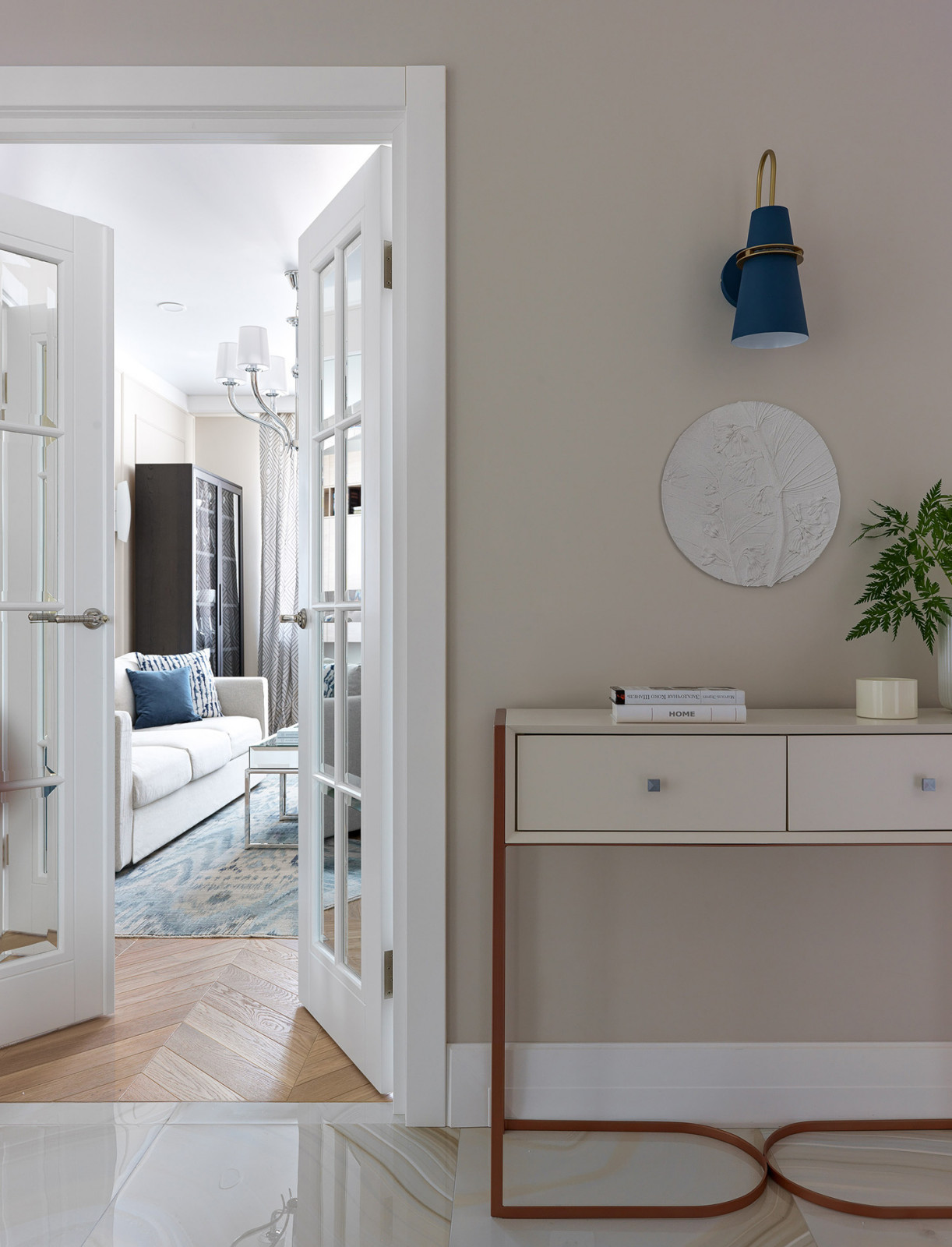 Arartment in Saint-Petersburg by TaupeHome