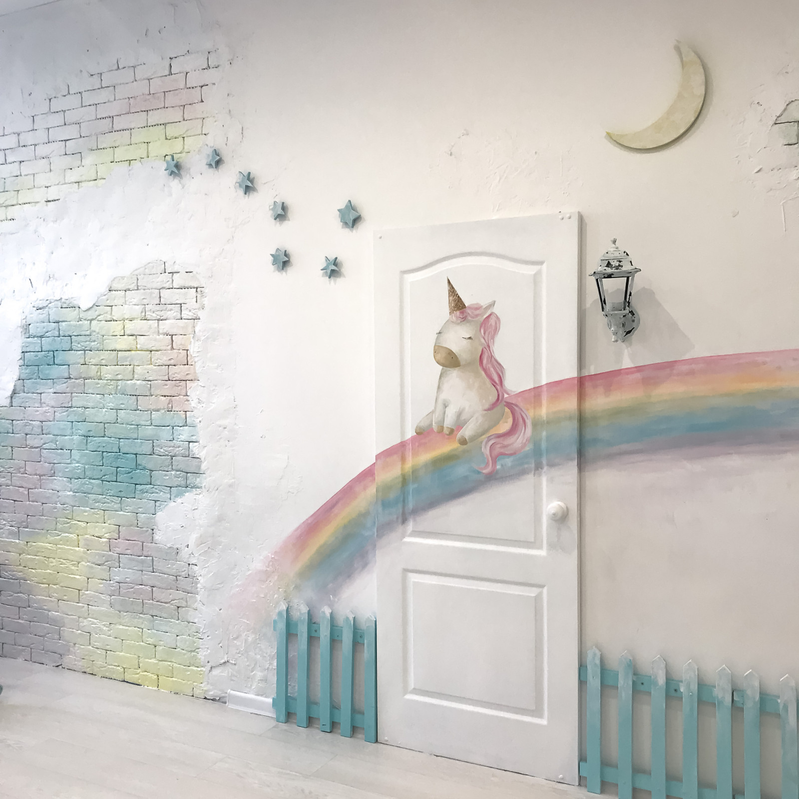 Единорог на радуге