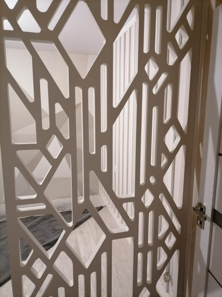 Спальня для девушки с использованием реек и перегородки