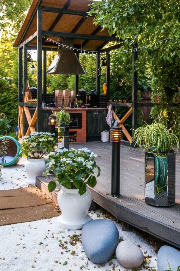 В тени яблонь. Для передачи Фазенда