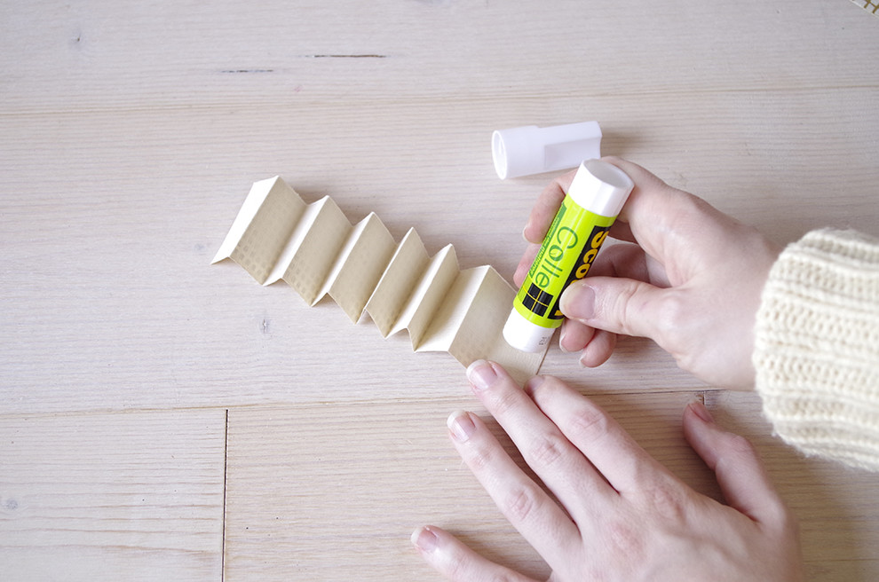 Фотоохота: Ёлки из бумаги, которые можно сделать за час