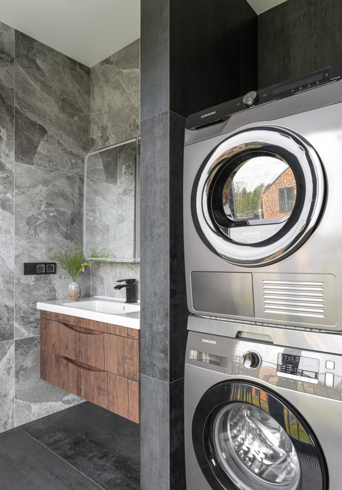 Дом в Подмосковье 137 м2 с темными стенами