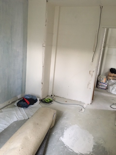 До и после: Микроапартаменты с причудливой стеной-столом