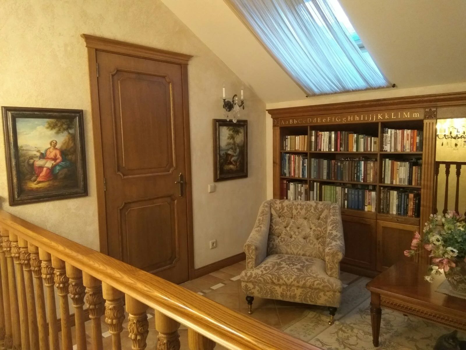 Оформление котеджа картинами, росписью