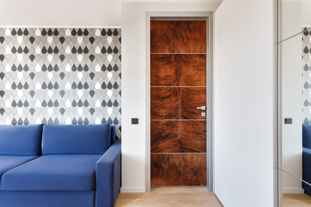 Обложка проекта: Двери Surface в шкуре коровы