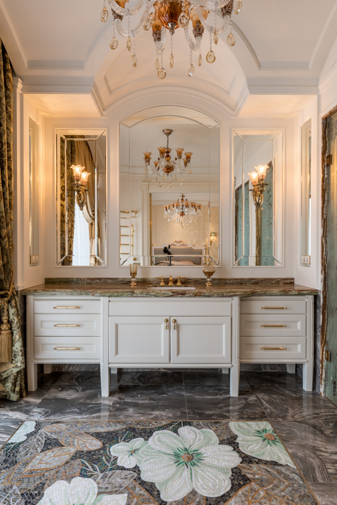 Пентхаус в роскошном неоклассическом стиле