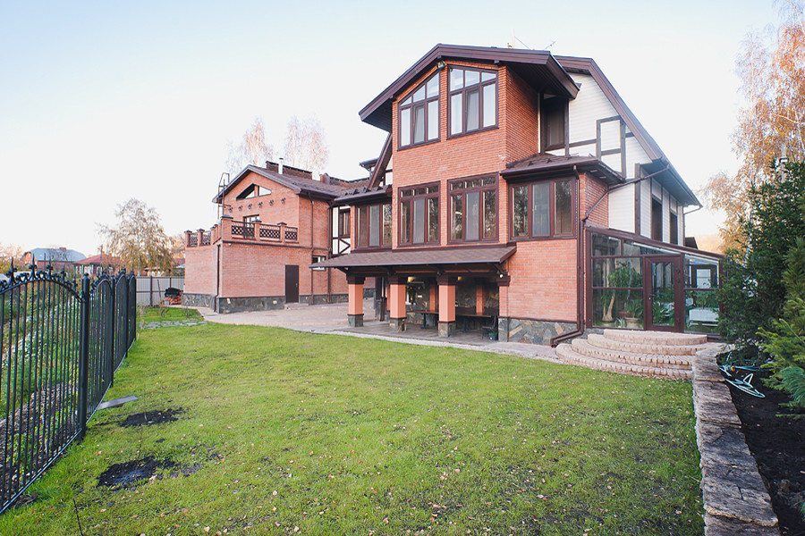 Дом на озере