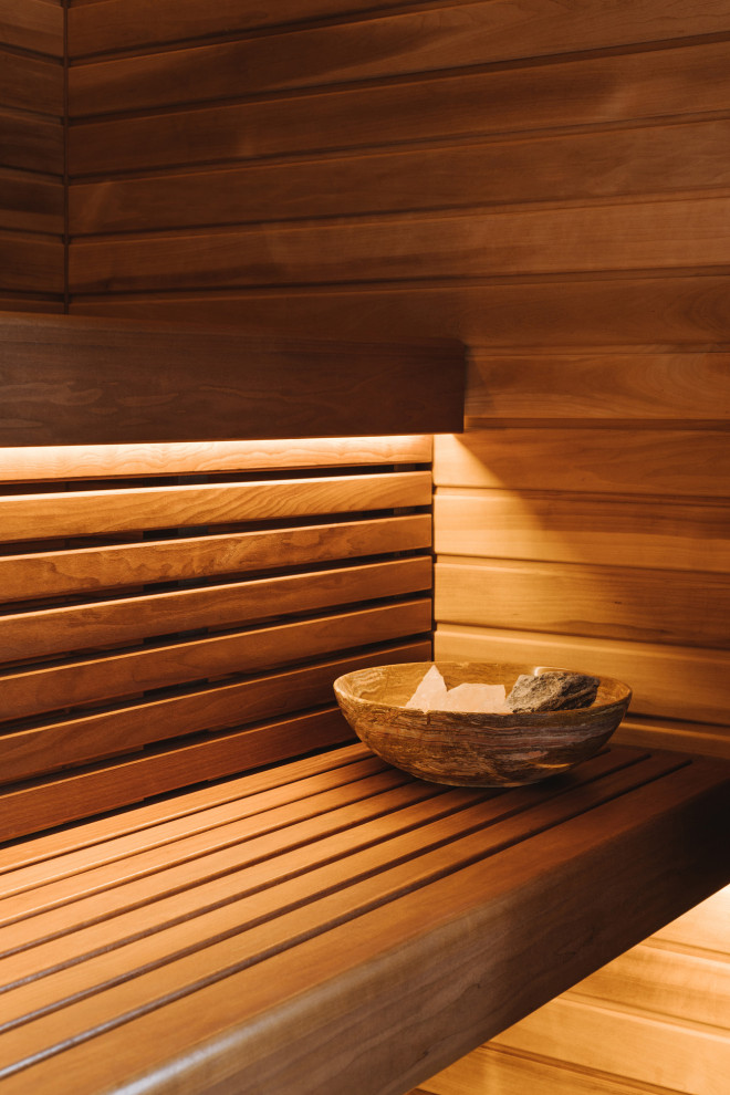 Линейное освещение под верхним полком.