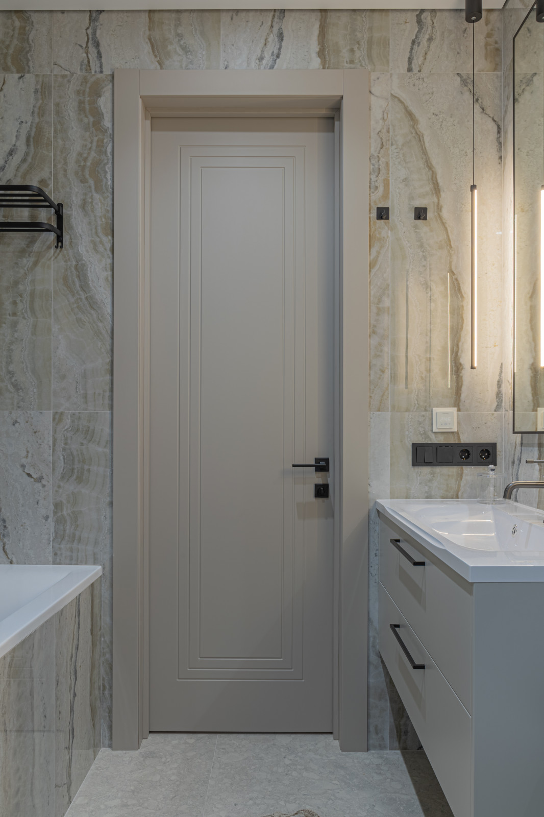 Тумба мдф в эмали в цвет двери