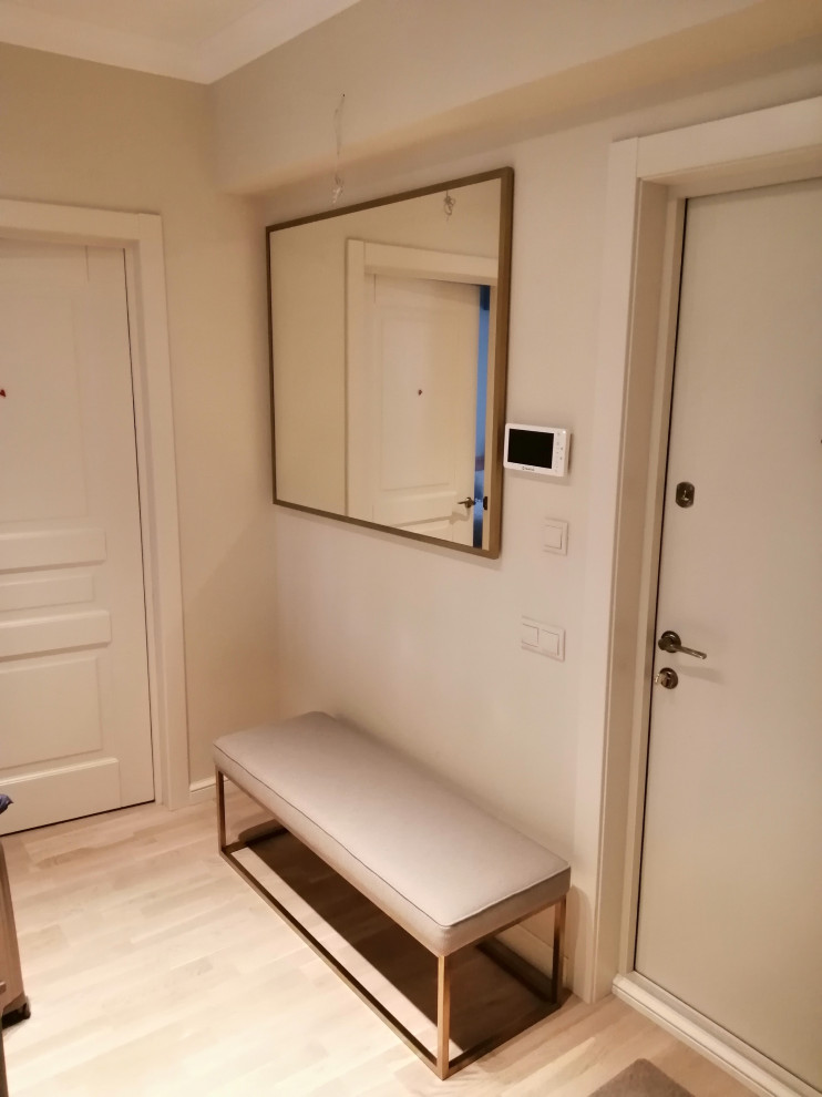 Мебель и аксессуары для прихожей.