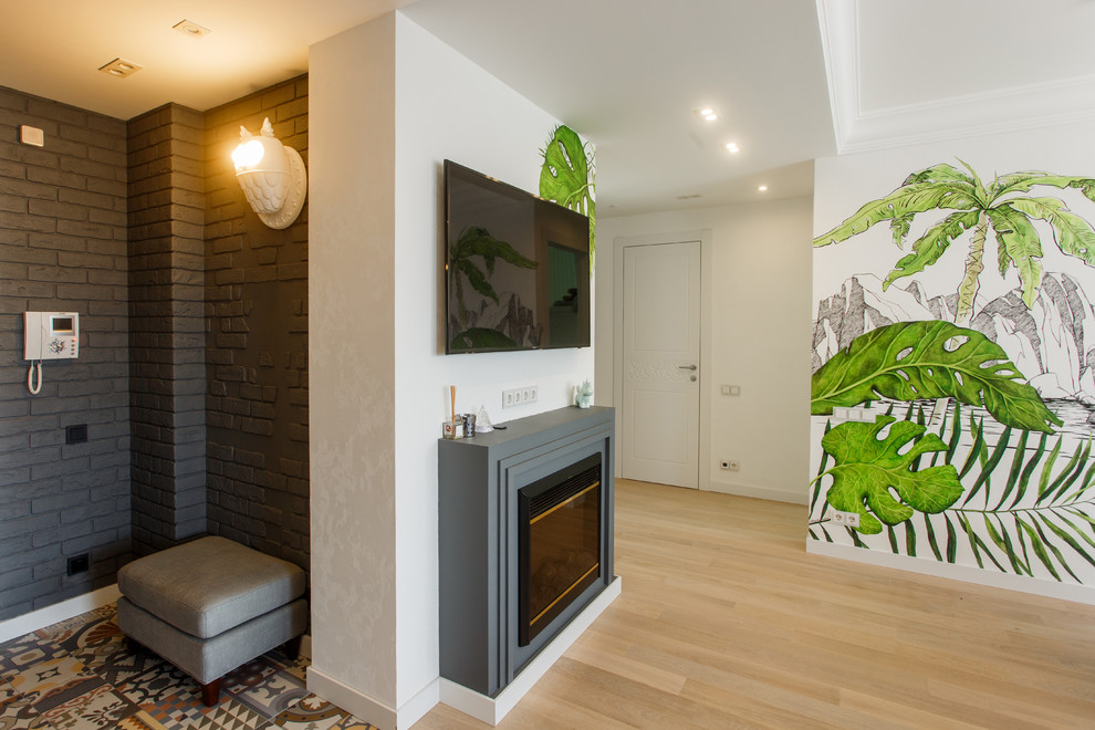 Яркая евротрешка