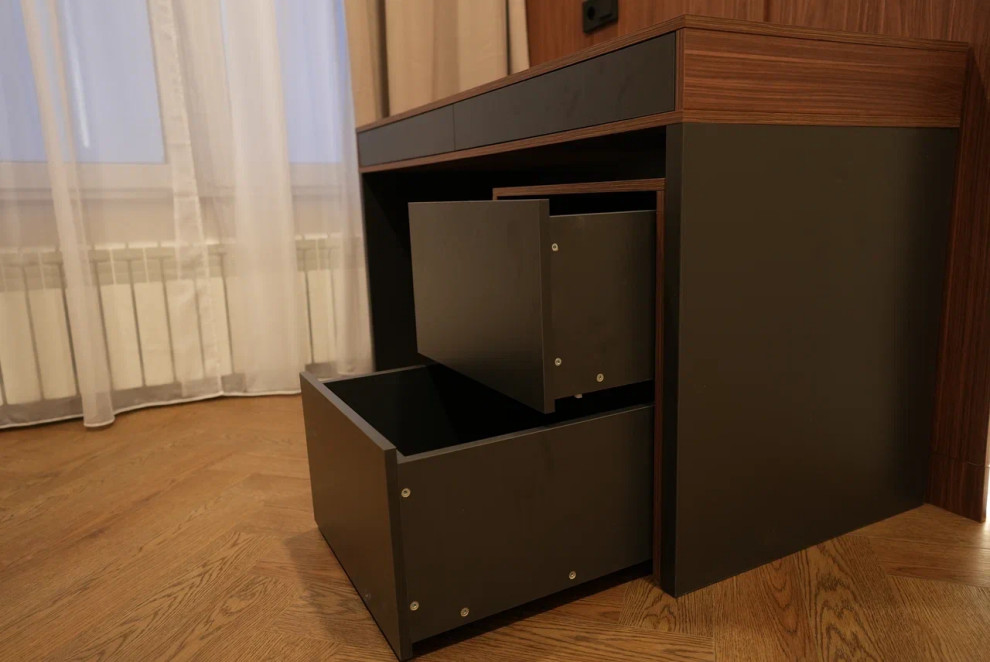 Рабочий стол в ЖК на Речном Вокзале