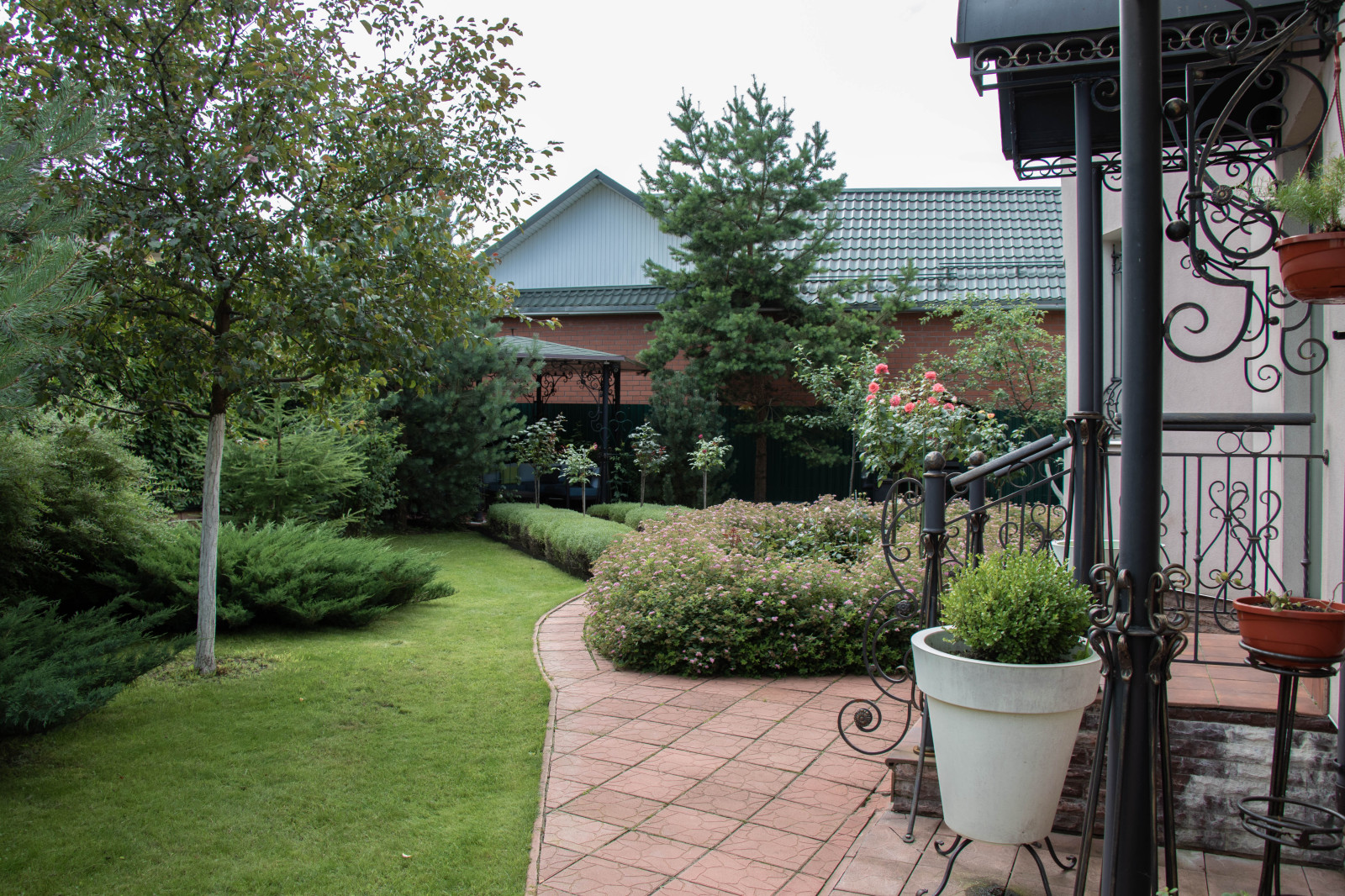 Французский садик в поселке Рыбаки Дмитровское шоссе