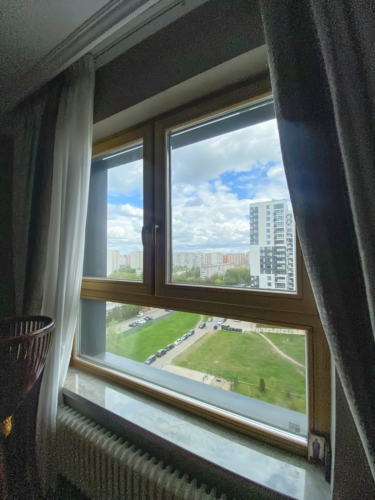 Дерево-алюминиевые окна из дуба в ЖК "Гринада".