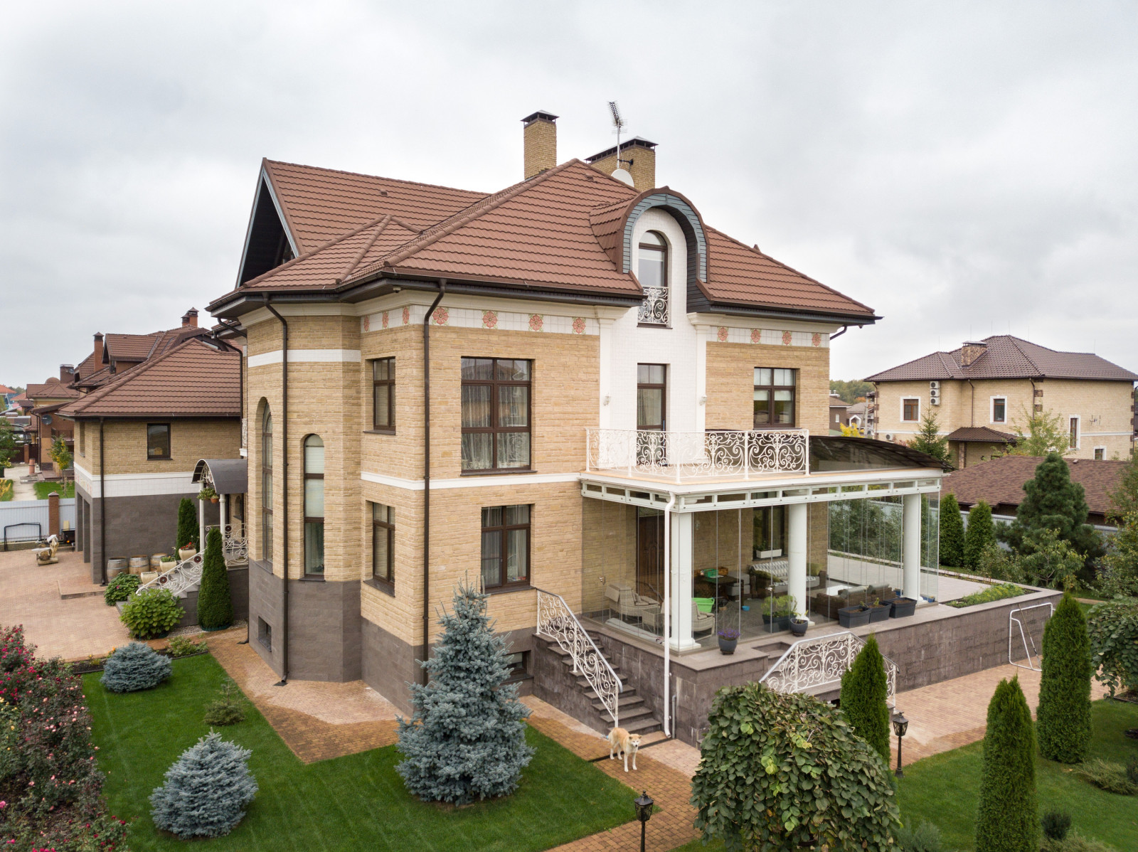 ДОМ с секретом