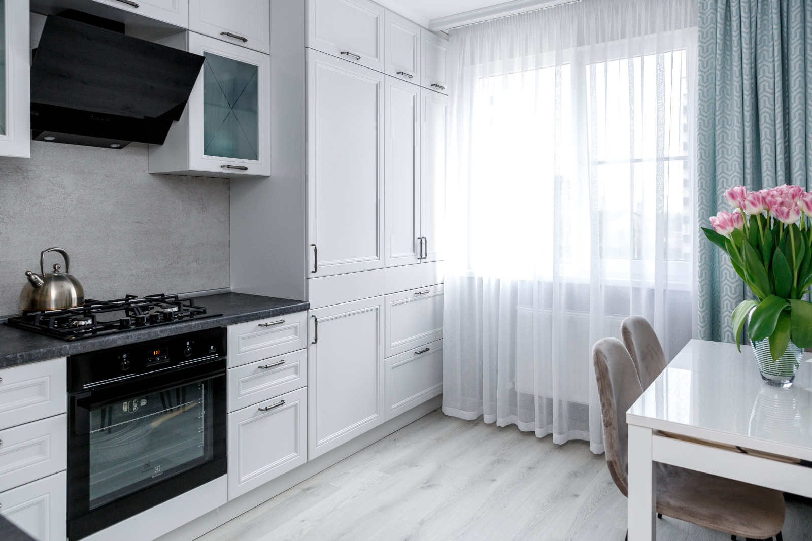 Белая угловая кухня КВАДРО