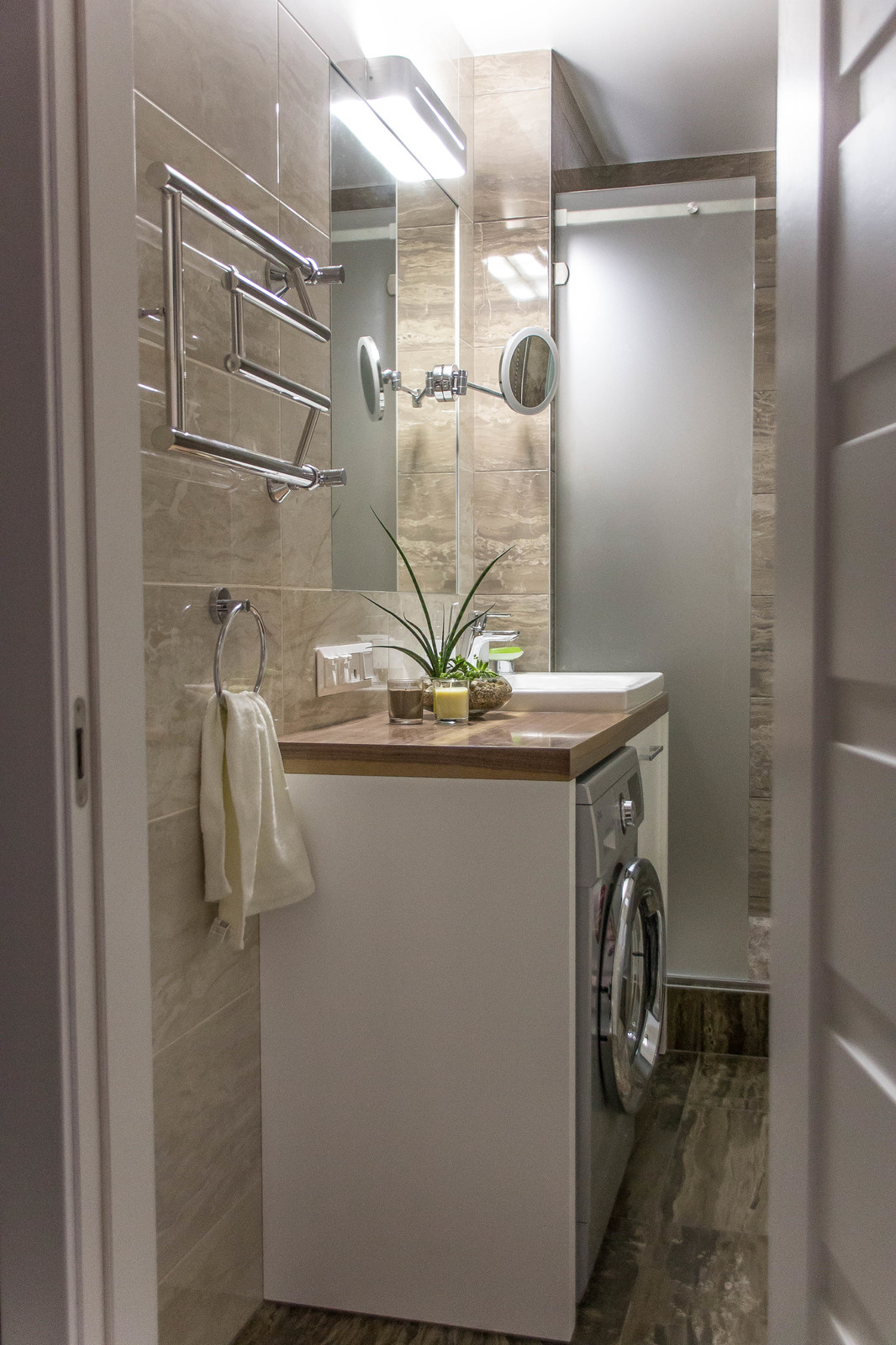 Душевая комната для мужчины.