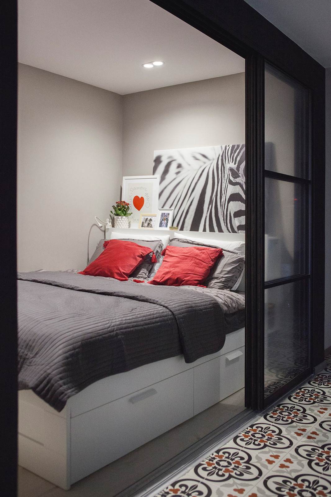 35: кухня в коридоре и спальня в нише