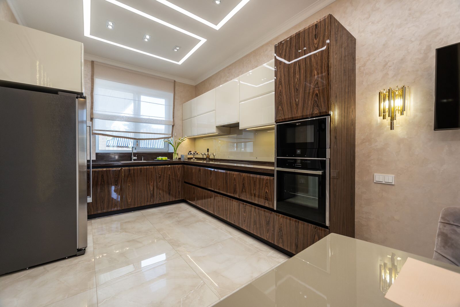 Дом с бассейном