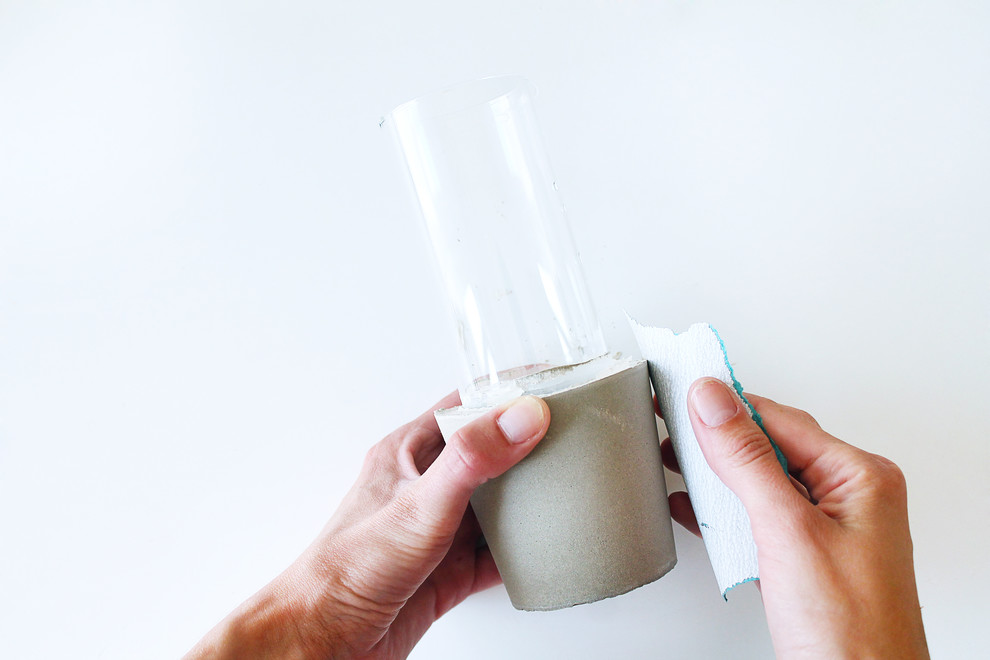 Своими руками: Делаем вазы из стакана и цемента