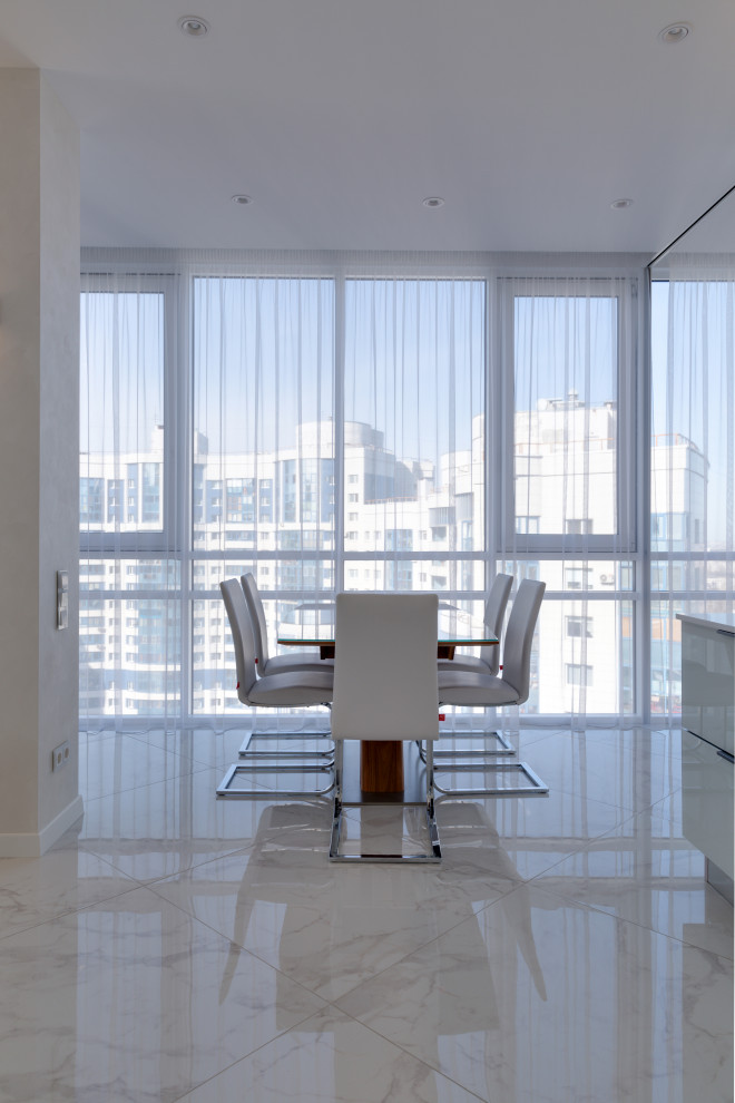 Интерьер с панорамными окнами