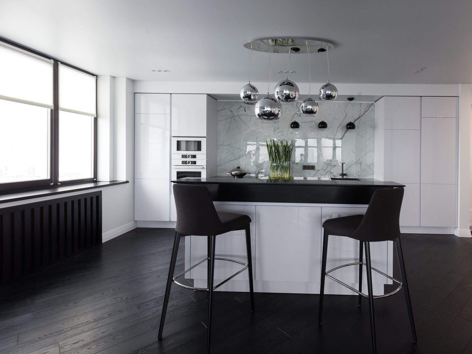 АПАРТАМЕНТЫ В ЧЕРНО-БЕЛЫХ ТОНАХ