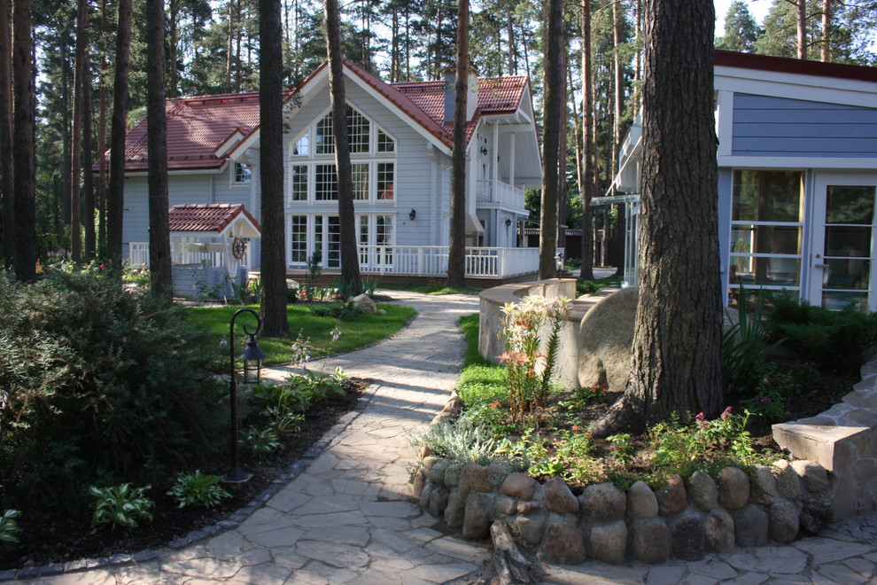 Реализация ландшафтного проекта в сосновом лесу