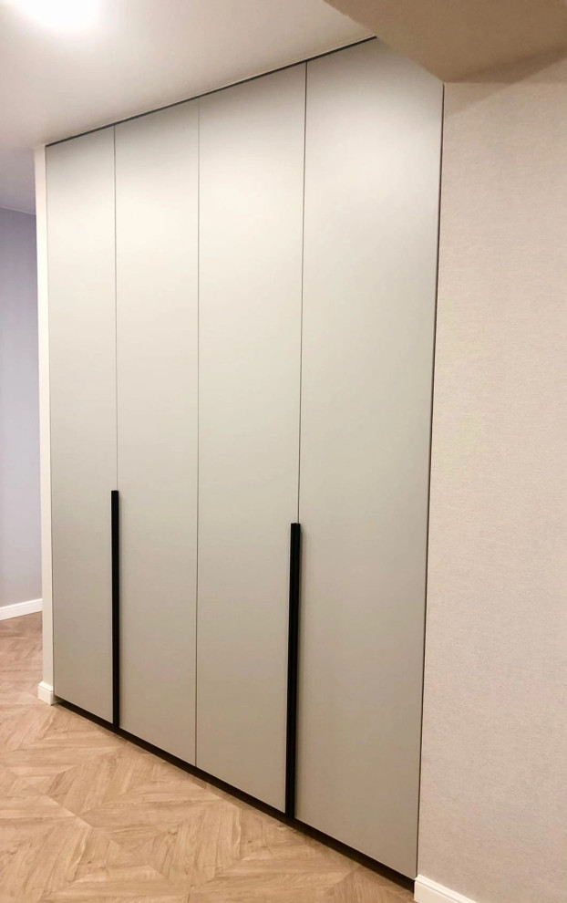 Обложка проекта: Шкаф с длинной ручкой