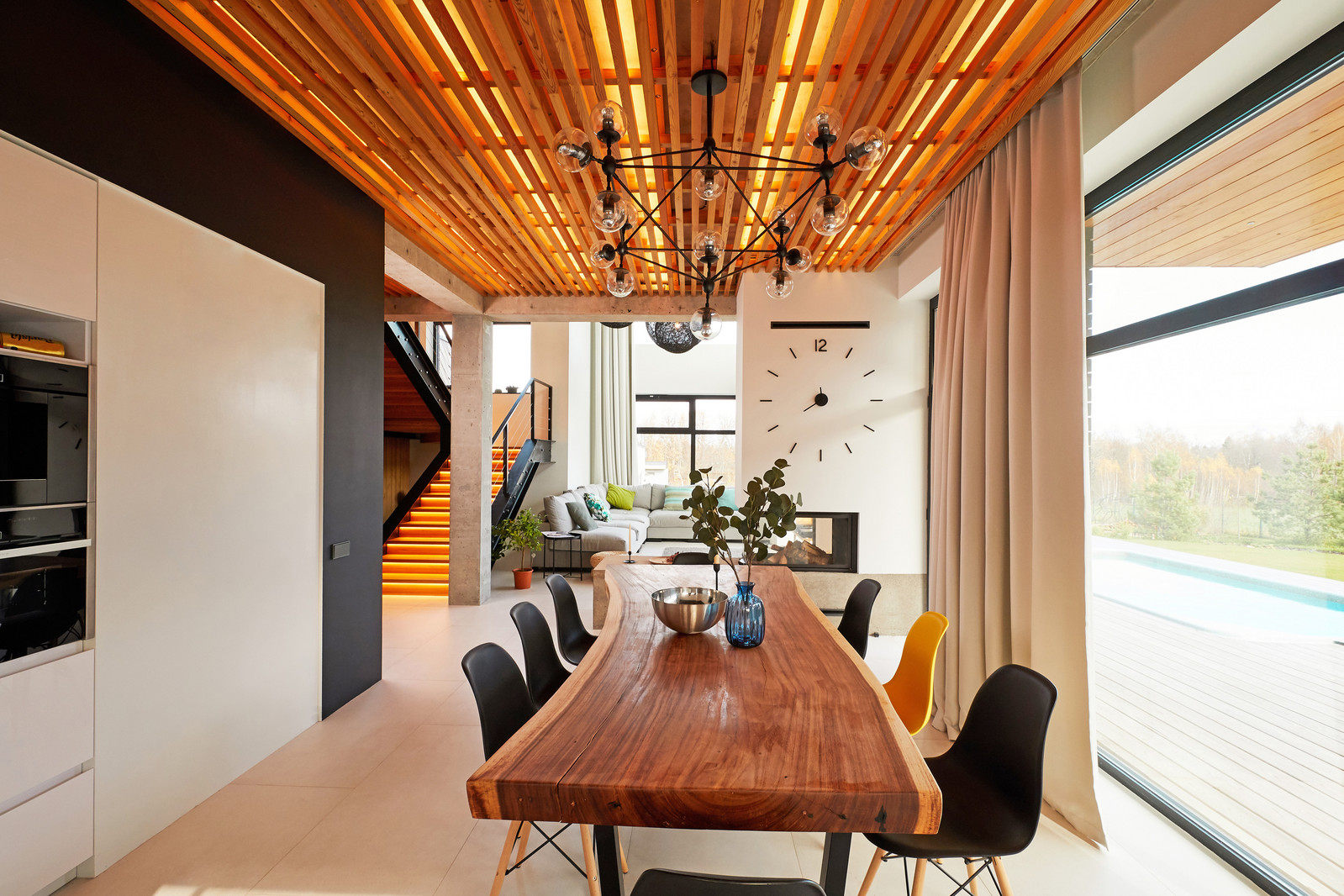 Интерьер дома в современном стиле