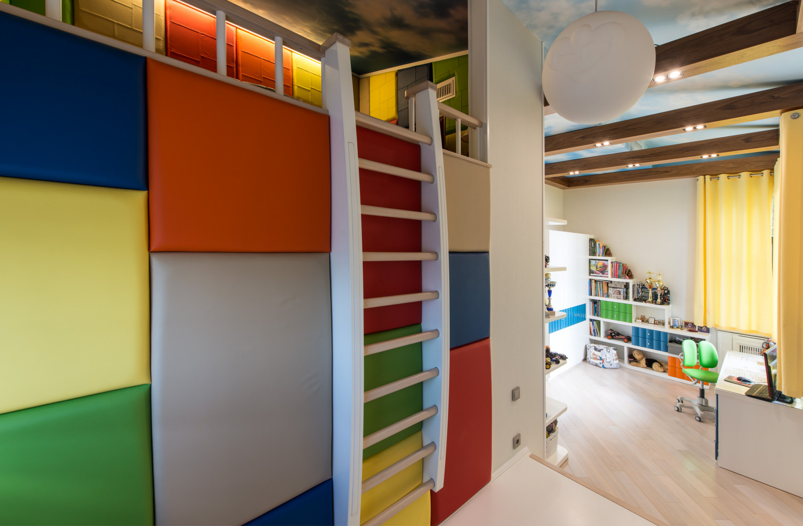 Ортопедическая лестница в детской комнате