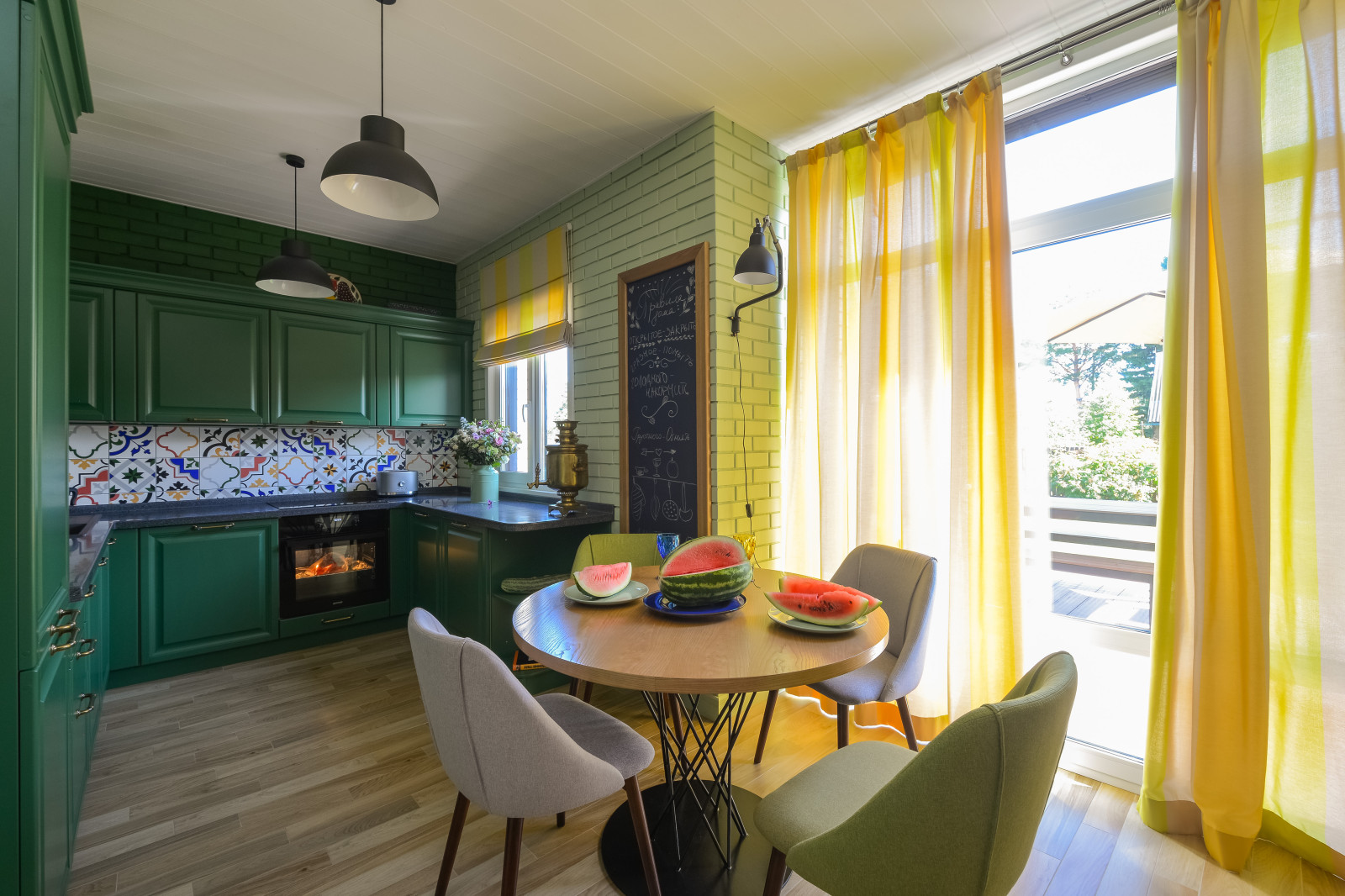 Летний дачный дом с банным комплексом