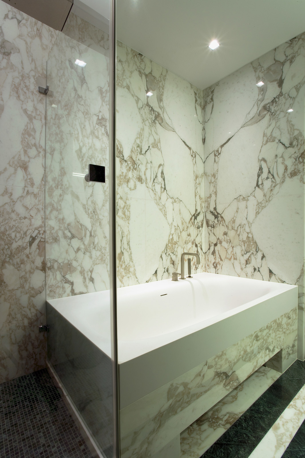 Крестовский