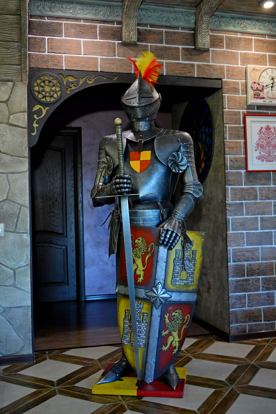 Интерьерные скульптуры рыцарей