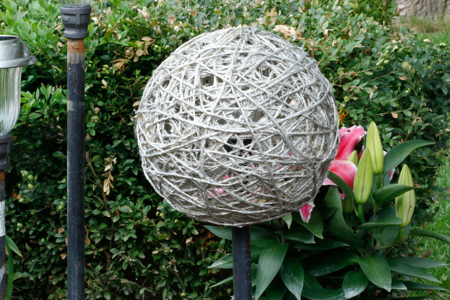 DIY: Как сделать садовый светильник на солнечных батареях своими руками