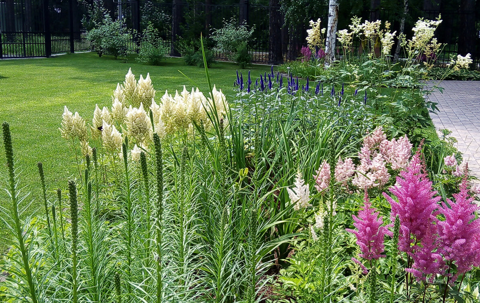 Цветники под пологом леса