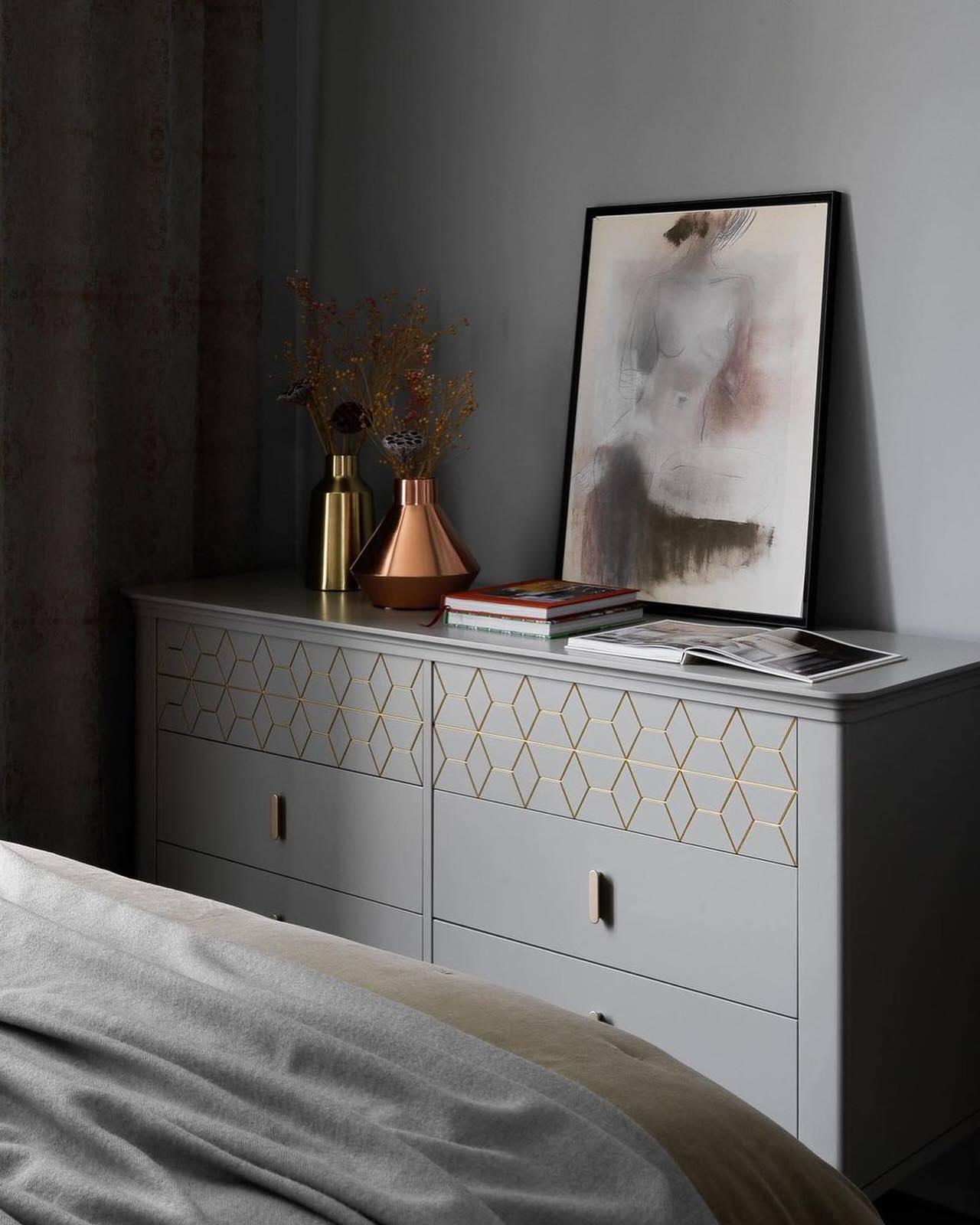 Интерьер ванной комнаты и спальни