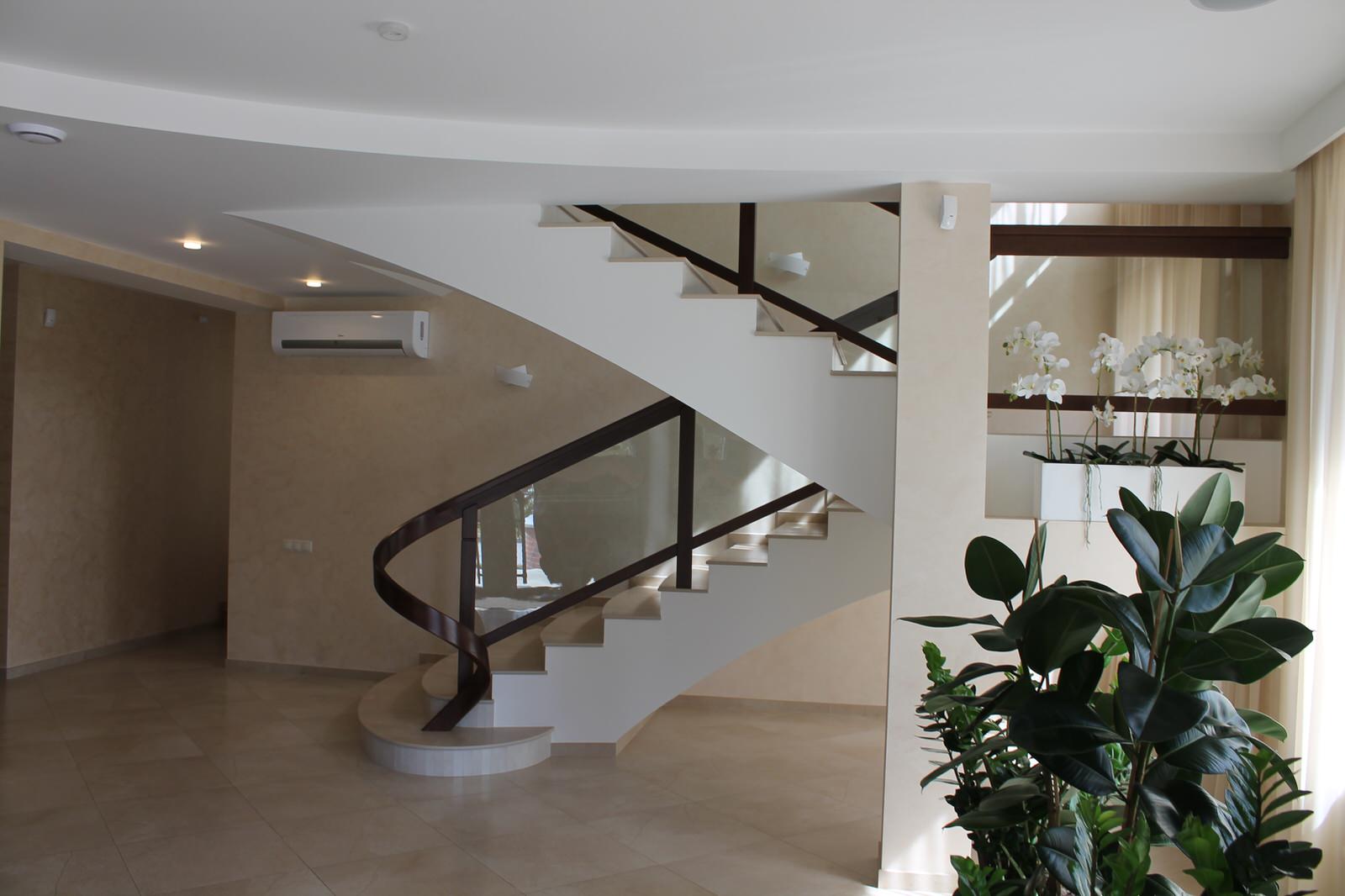 Стеклянное ограждение для строительной компании Русь