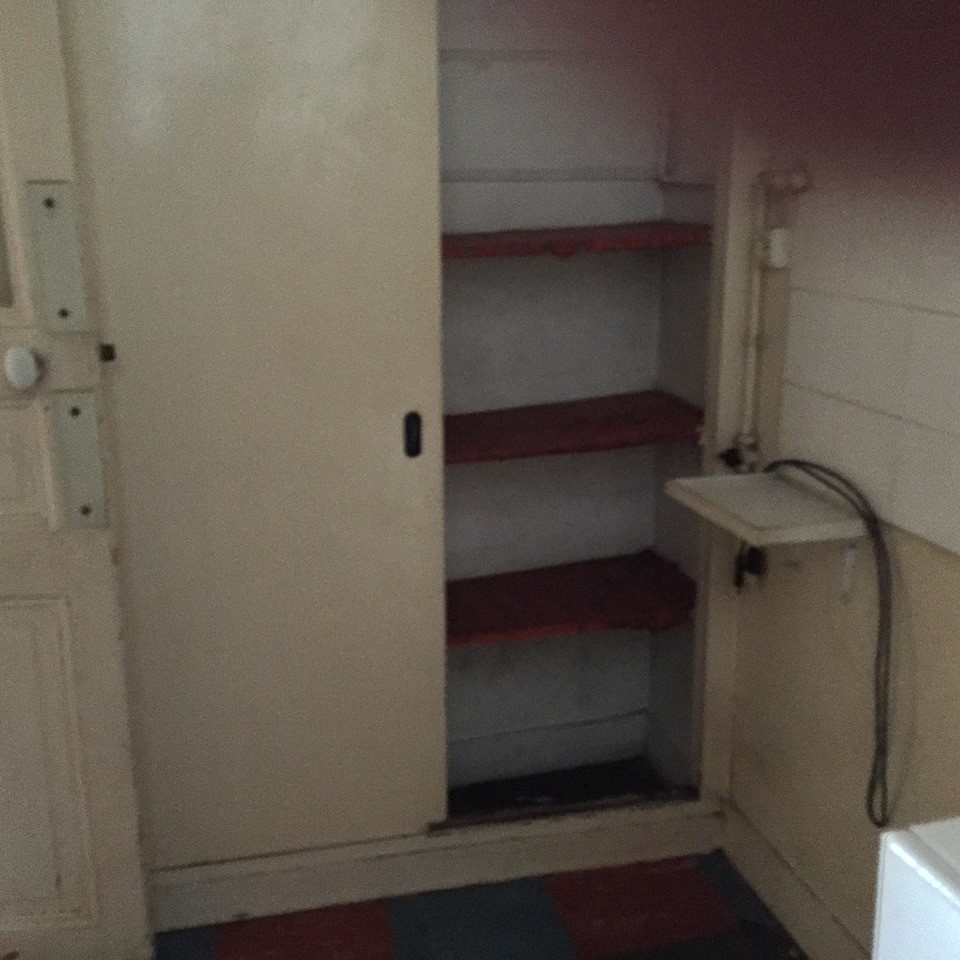 Houzz Франция: Квартира со стеклянной перегородкой, сделанной на заказ