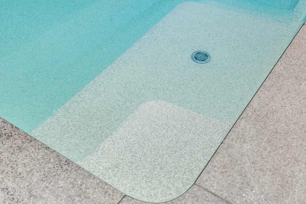 Бассейн в процессе реализации.