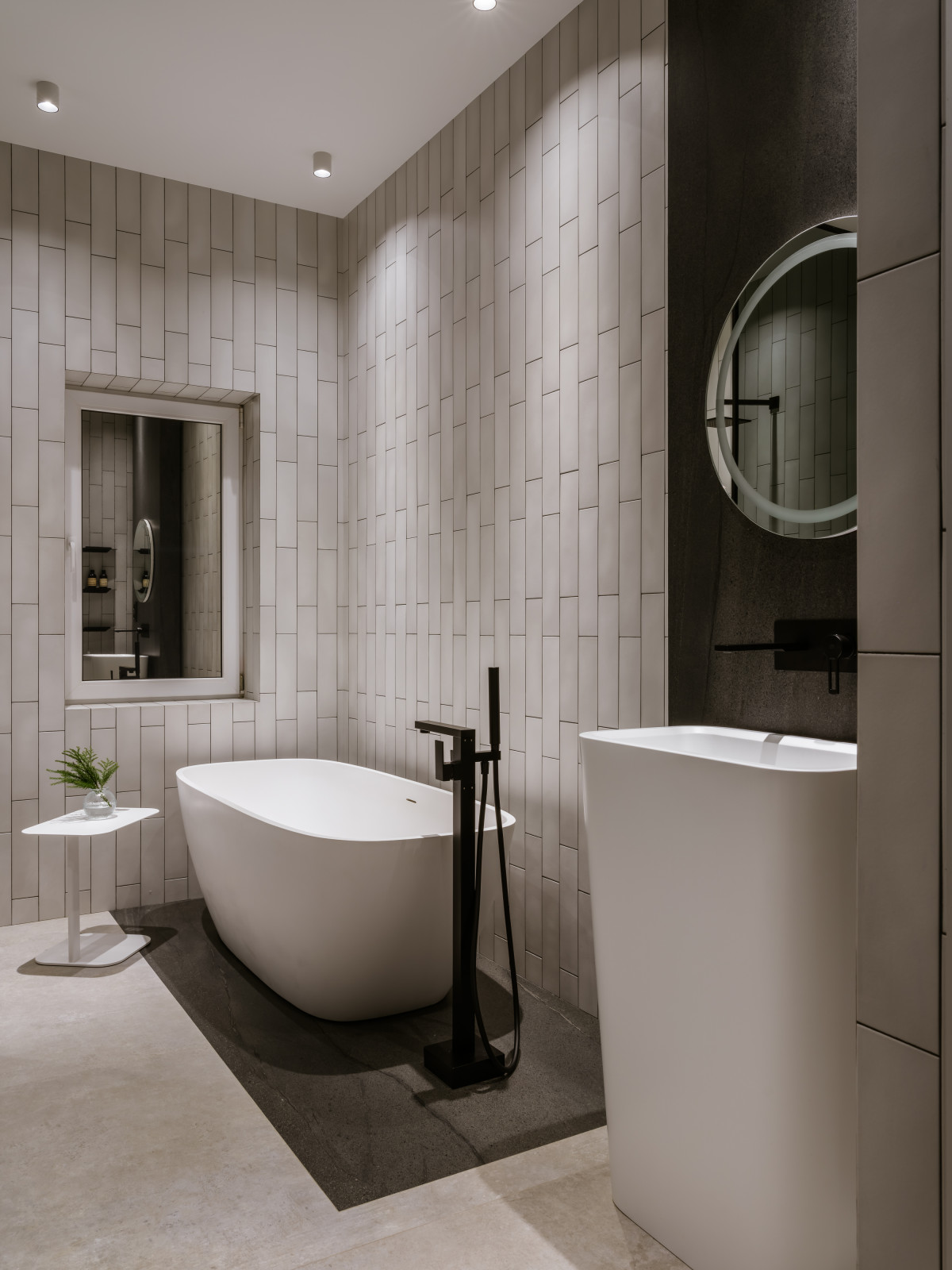 Дом с парящей лестницей