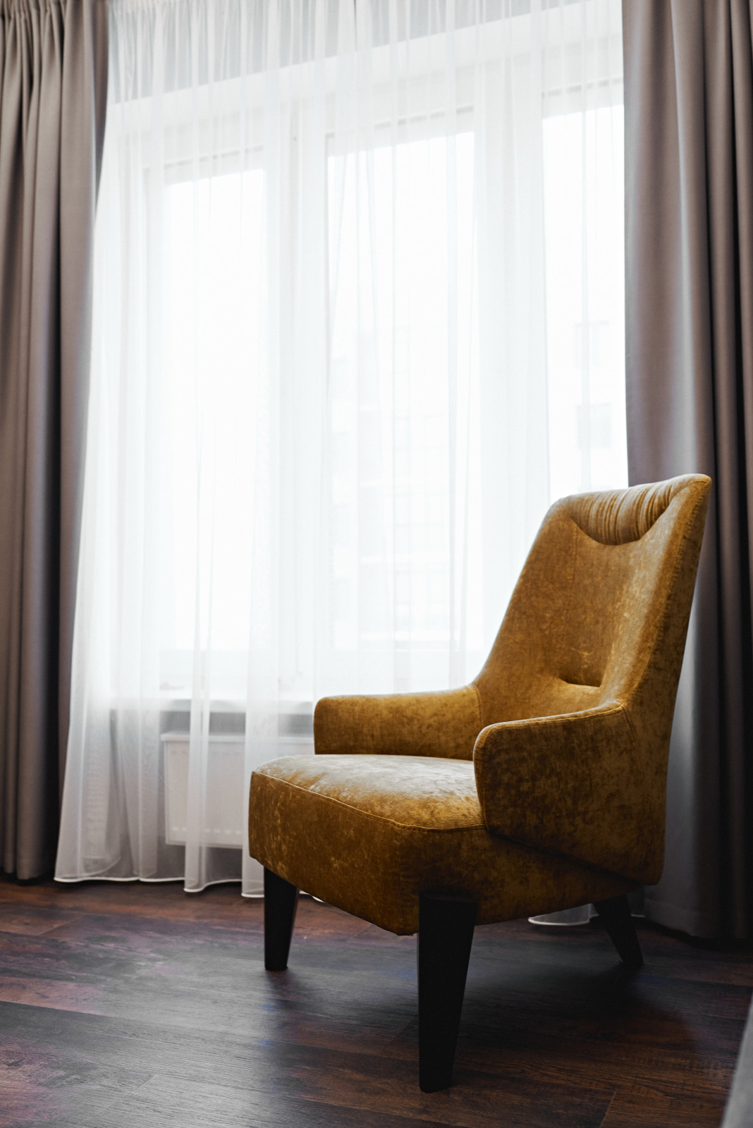 Кресло в гостиной