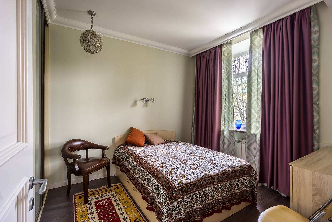 Квартира семи люстр