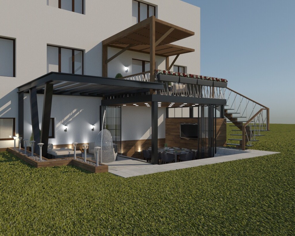 Уютная беседка возле дома