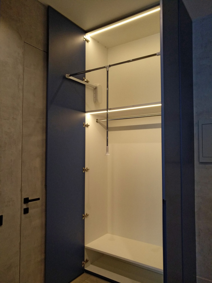 Шкаф для одежды в прихожую