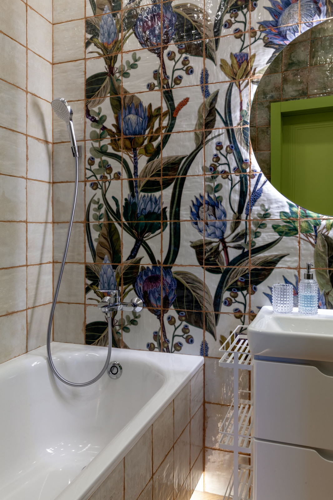 Винтаж в ярком интерьере 4-х комнатной квартиры