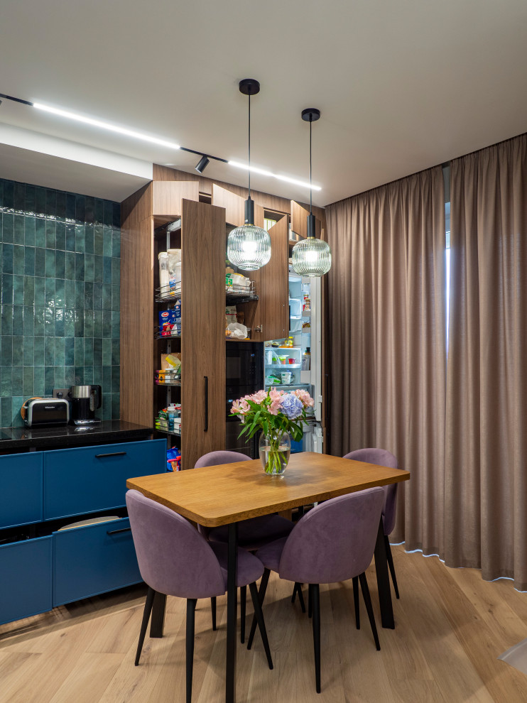 Кухня в современном стиле со встроенным аквариумом