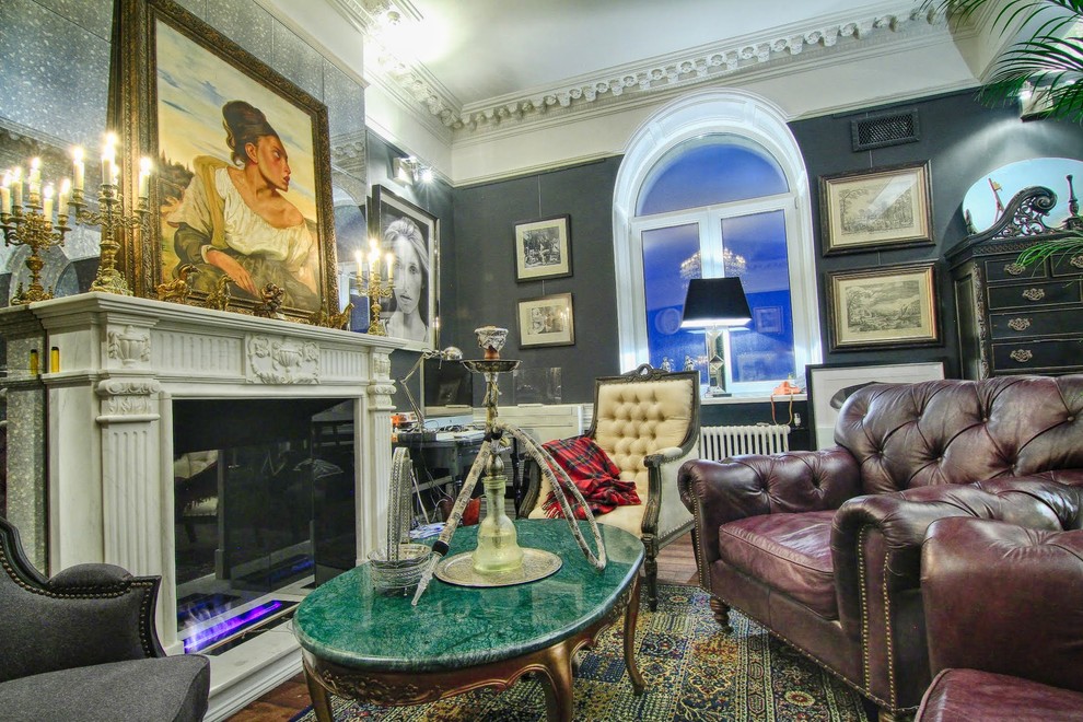 В гостях: Квартира с черными стенами напротив ипподрома