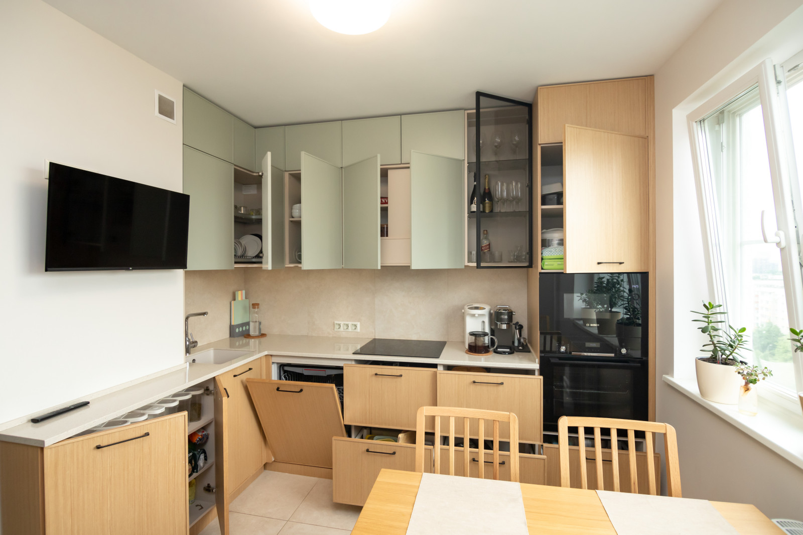 Неоклассическая кухня в трендовых цветах этого года