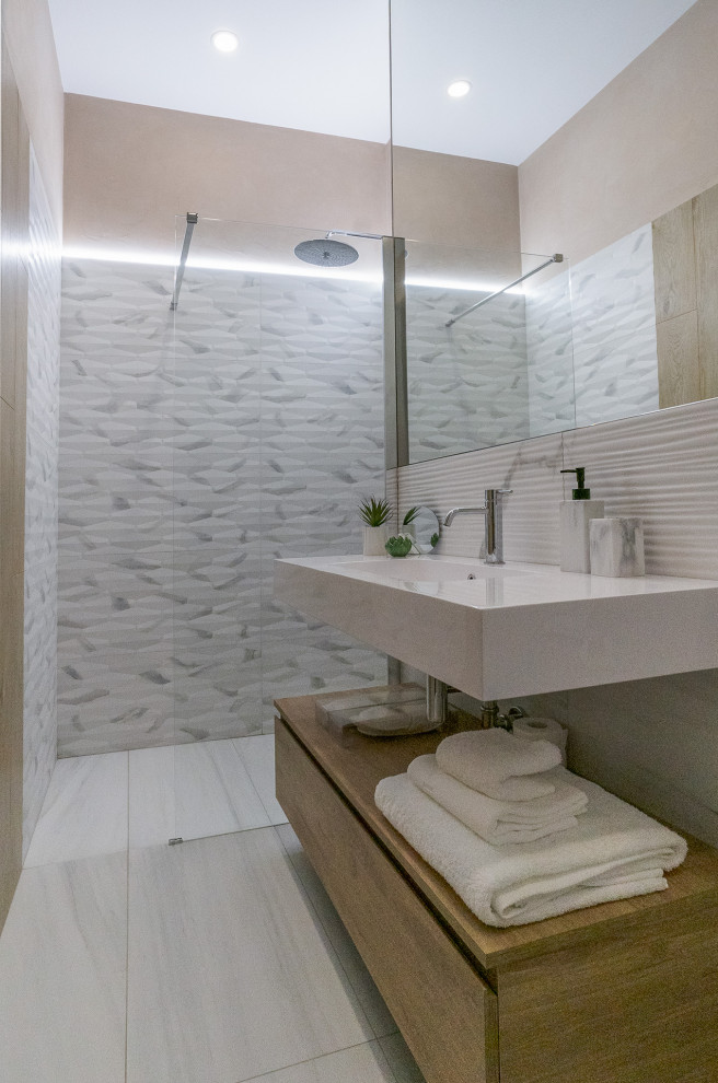 ИСПАНСКАЯ РИВЬЕРА. ДОМ НА СКЛОНЕ.