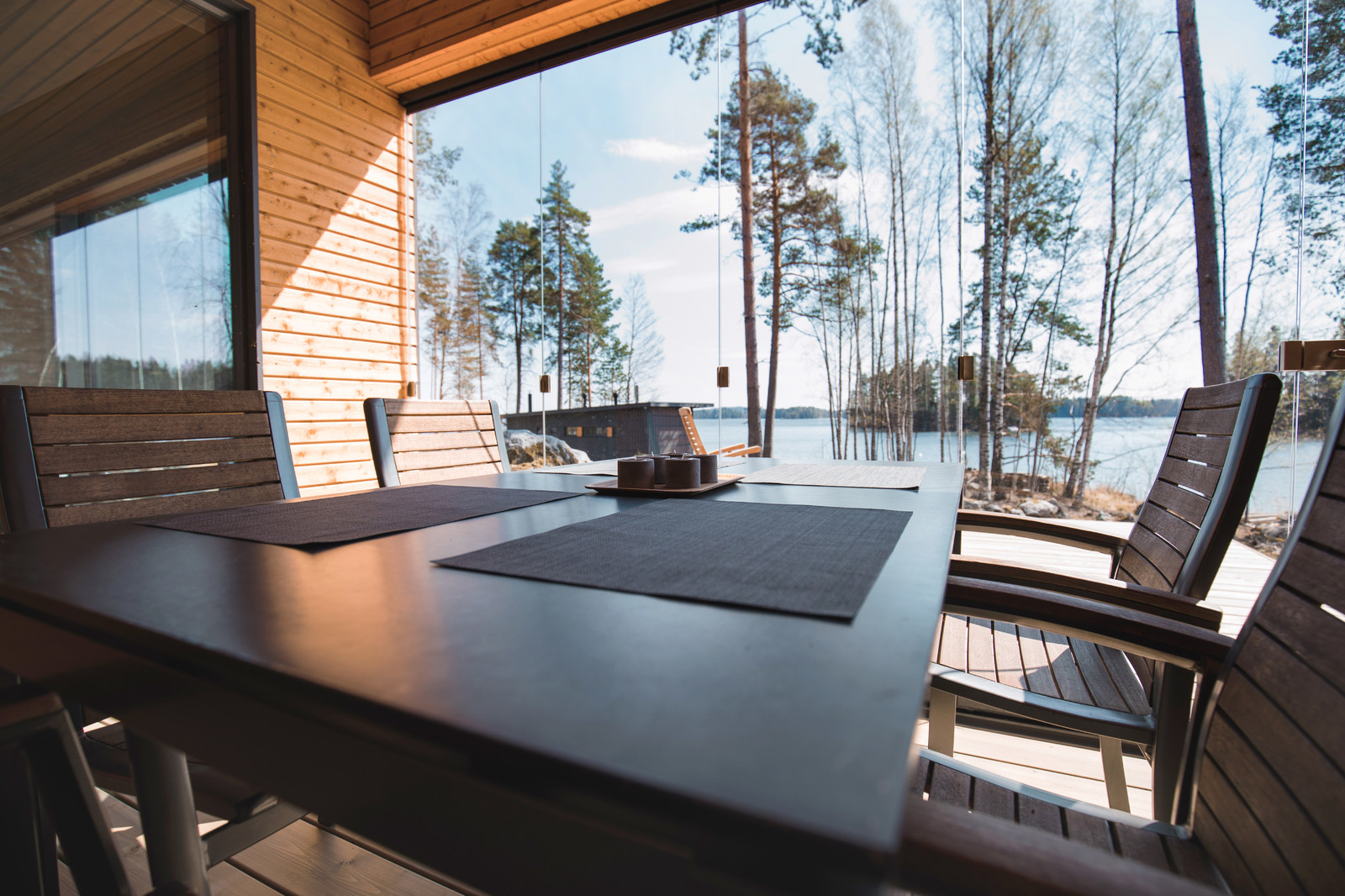 Терраса у воды